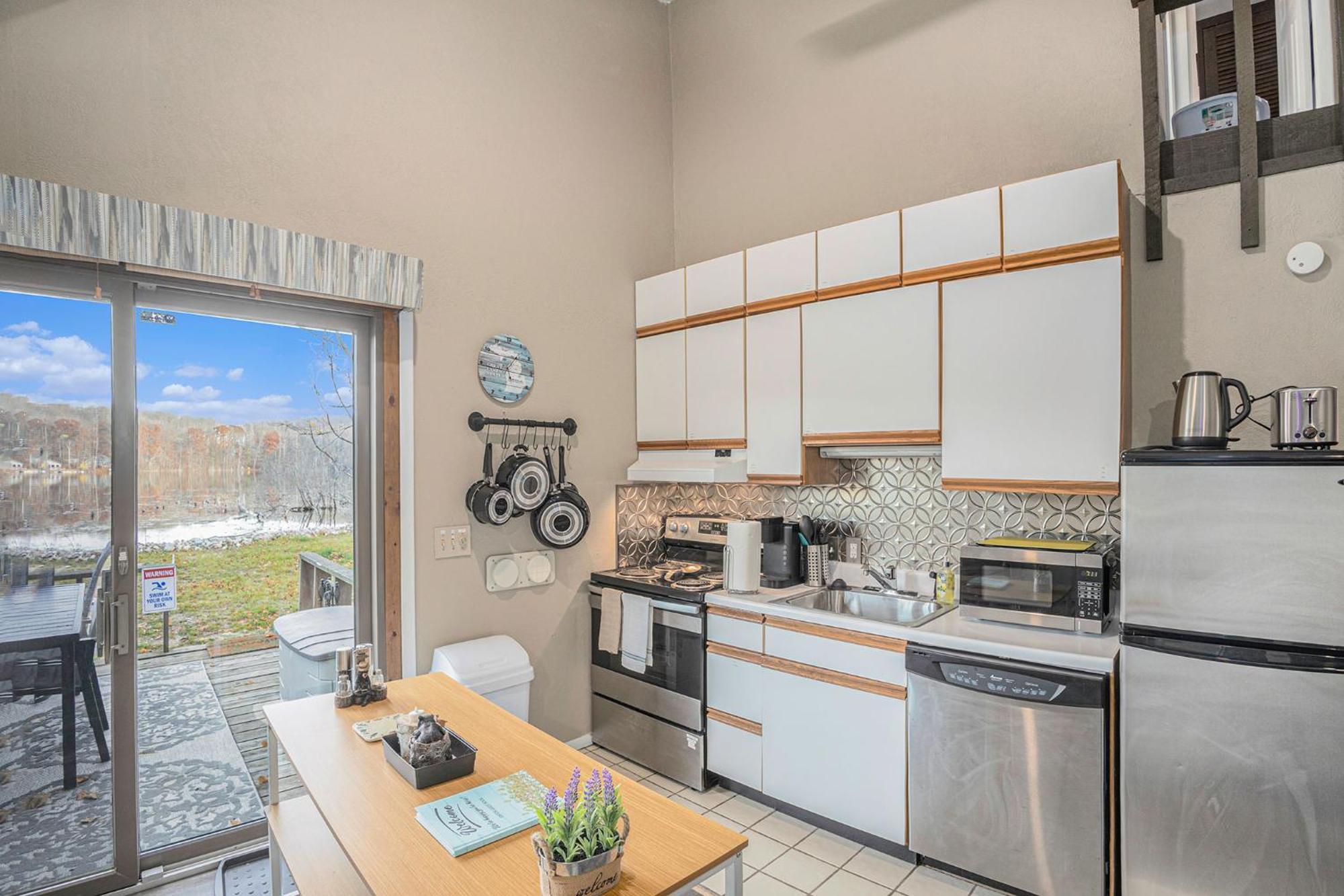 Quiet And Cozy Lakefront Home Near Mt Boyne 盖洛德 外观 照片
