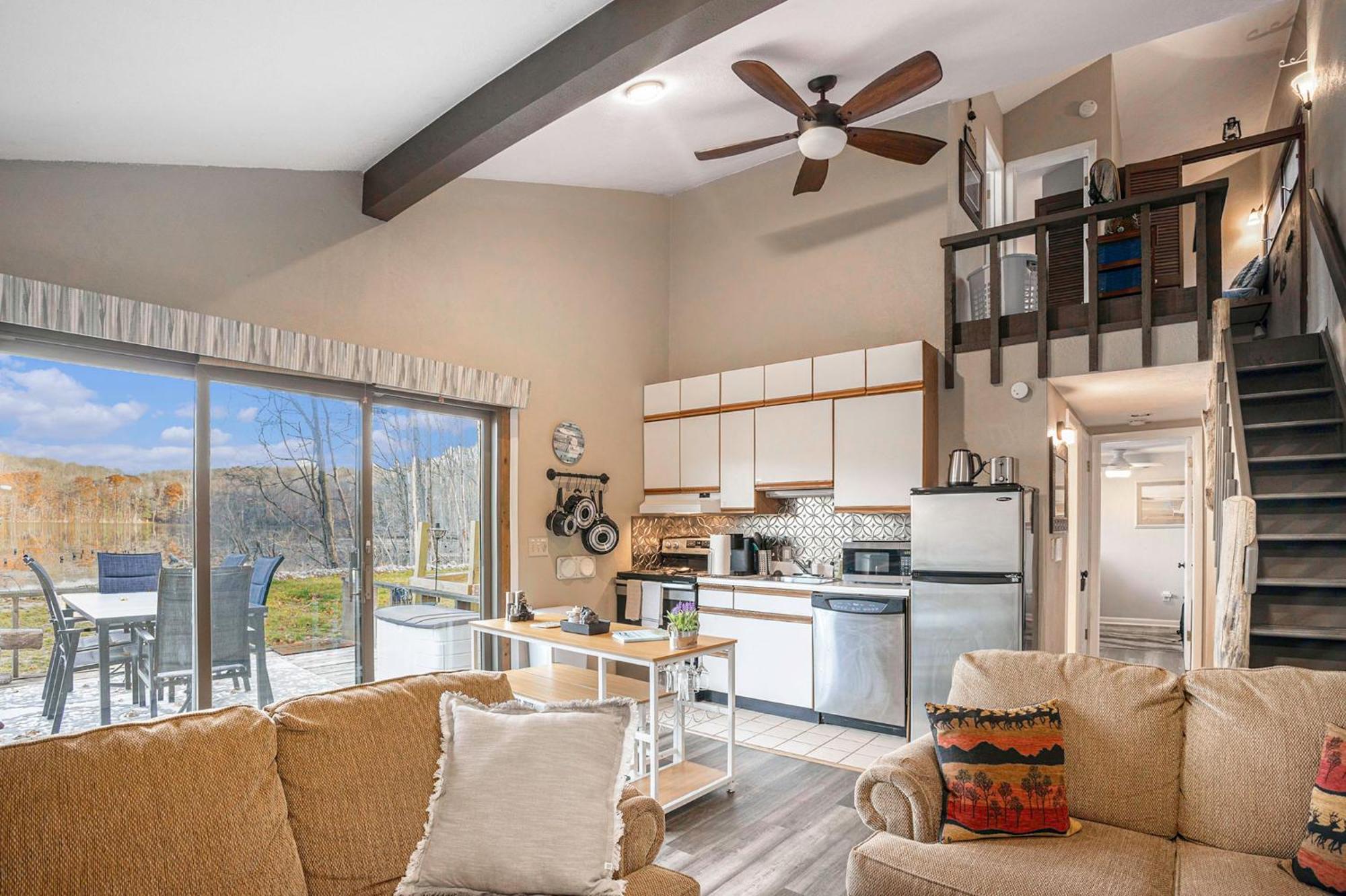 Quiet And Cozy Lakefront Home Near Mt Boyne 盖洛德 外观 照片