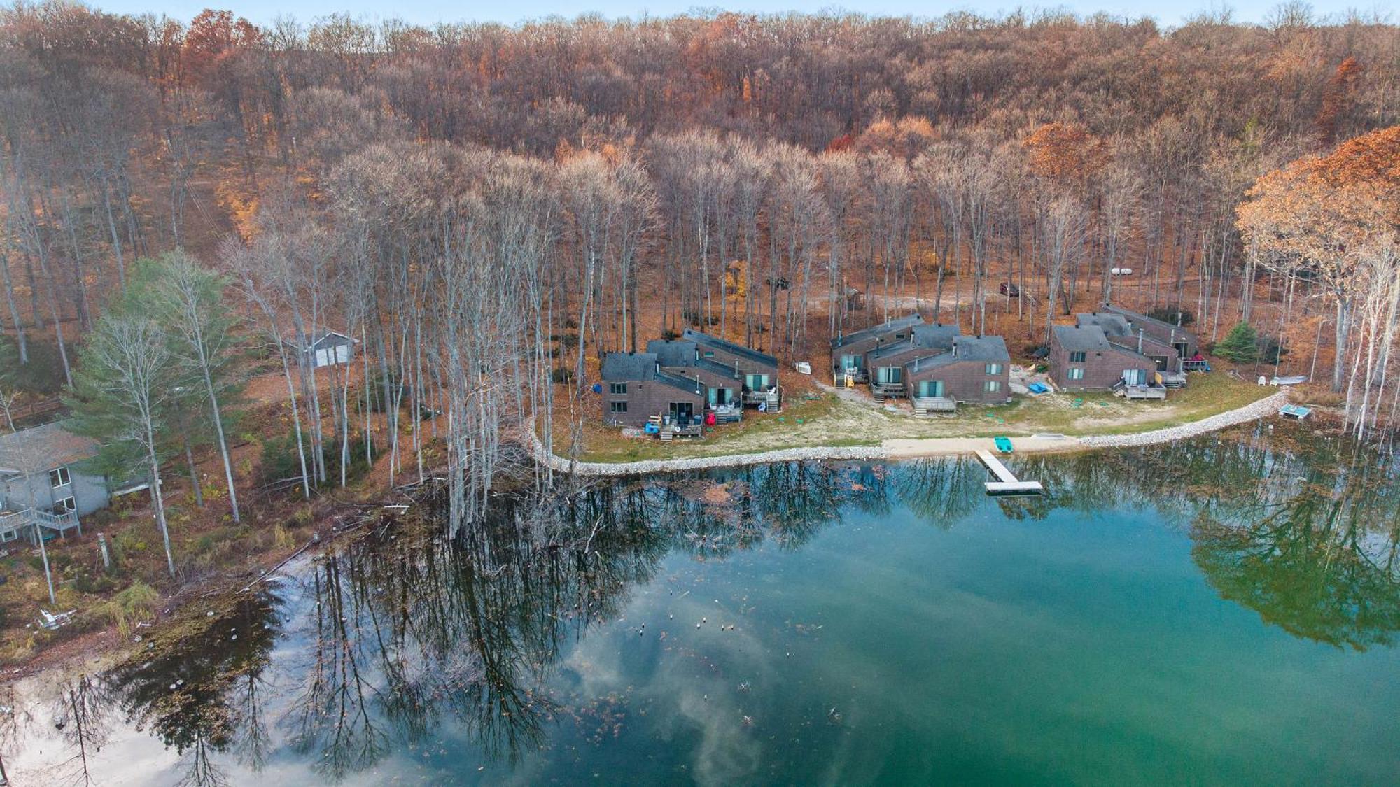 Quiet And Cozy Lakefront Home Near Mt Boyne 盖洛德 外观 照片